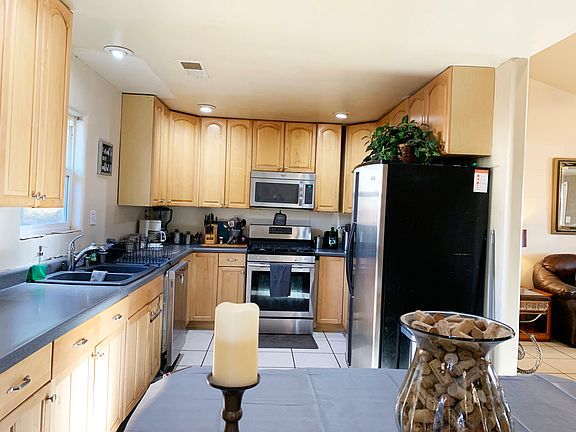3rd image of 1011 Sibley St