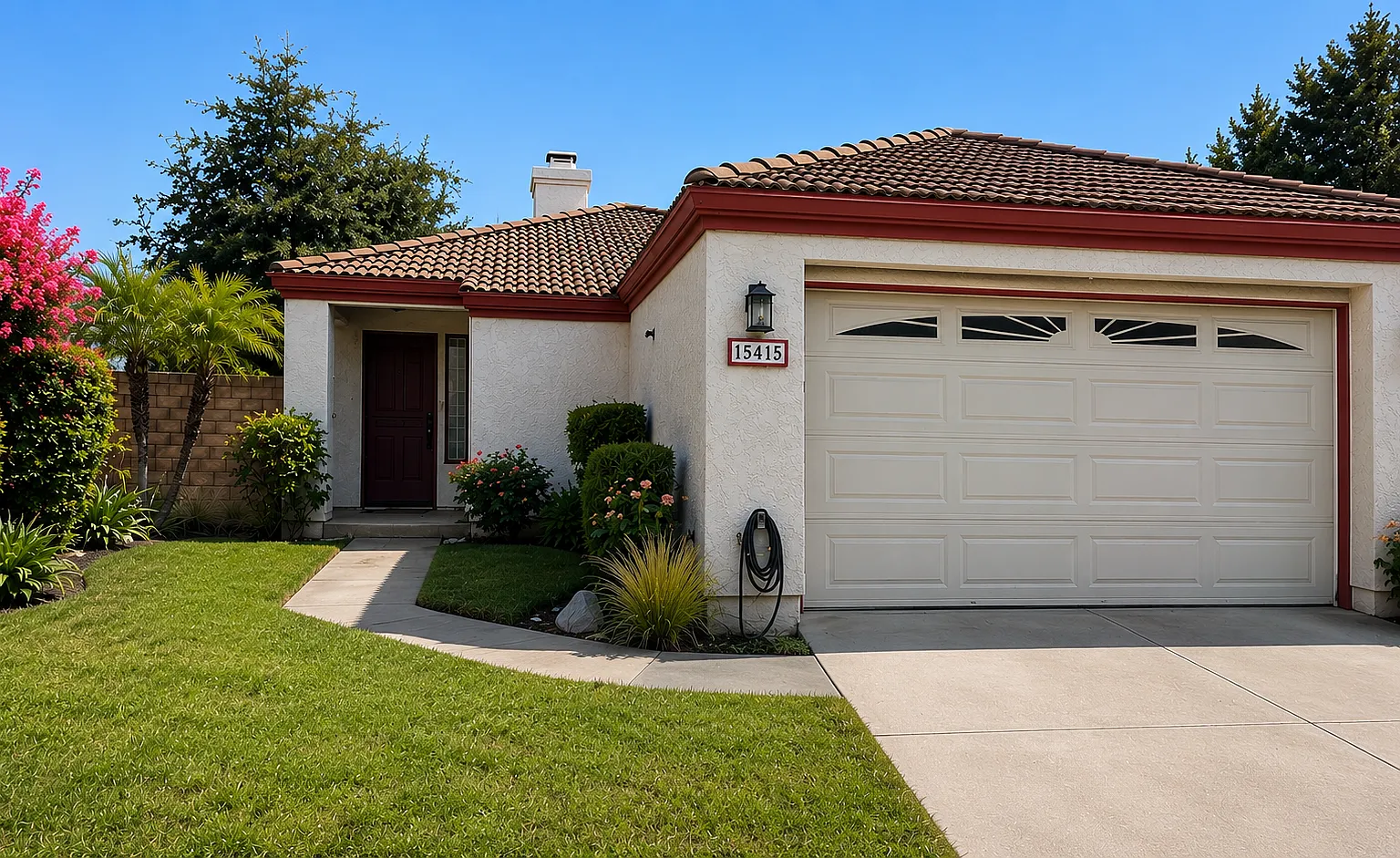 3 bed, 1123 sqft, $4,200 — Photo 1