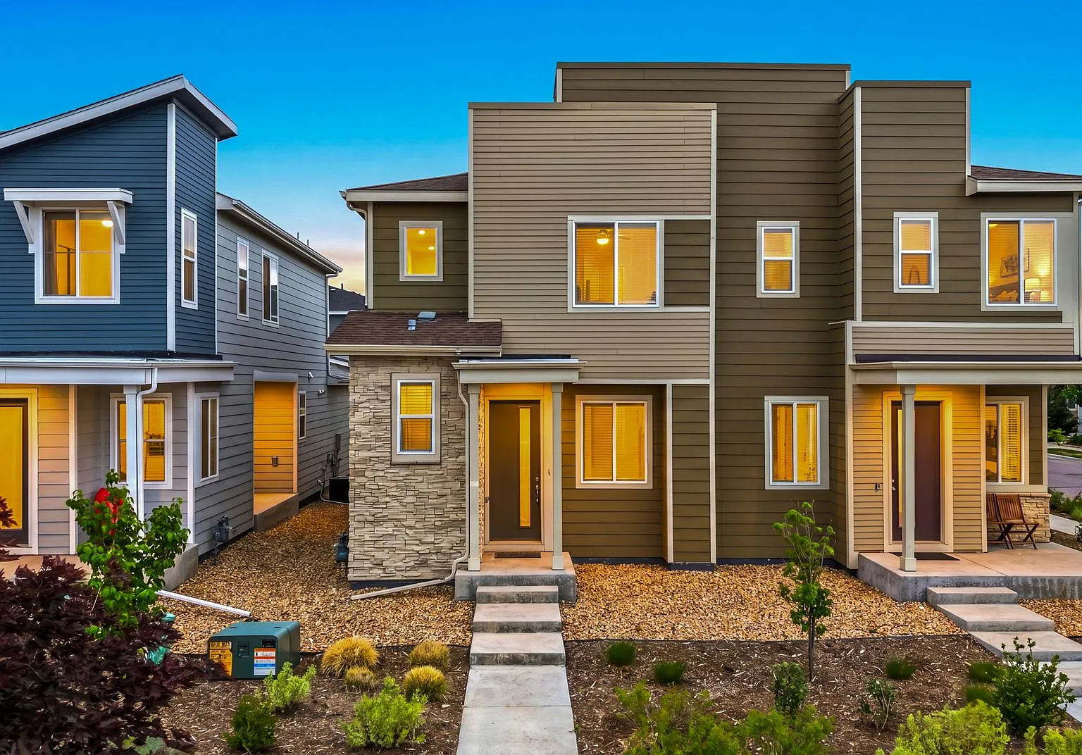 Beautiful Frederick Townhome with Two En-Suite Bedrooms & 2-Car Garage — Photo 1
