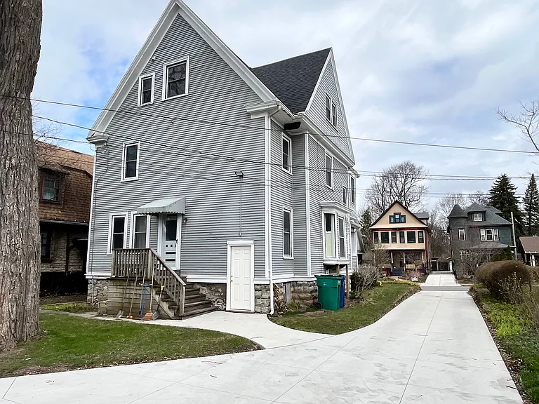 100 Robie St — Photo 22