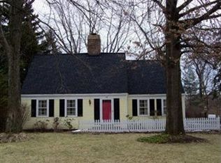 39 Roslyn Ave, Hudson, OH 44236