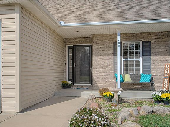 2nd image of 400 Lee Dr