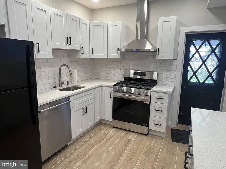 3051 Cedar St — Photo 10