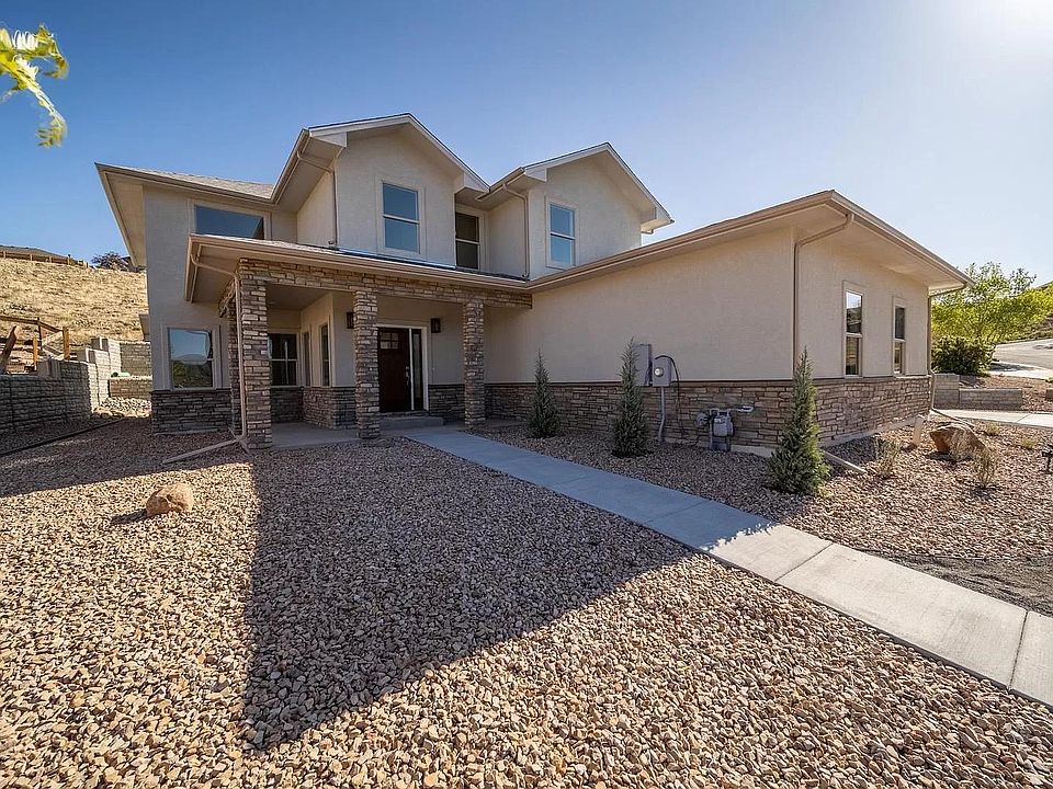 1st image of 2658 Bangs Canyon Dr