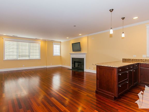5th image of 3842 N Southport Ave #4