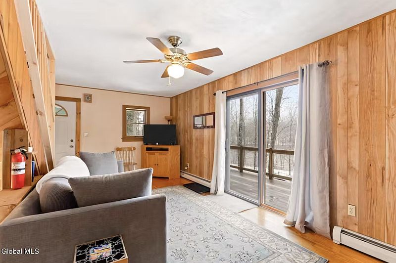 4th image of 1487 River Road