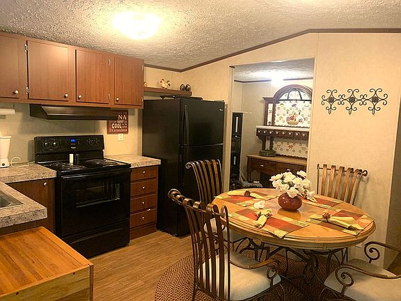 4th image of 158 Spring Branch Dr