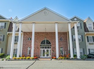 5413 Richmond Rd #413, West Milford, NJ 07480