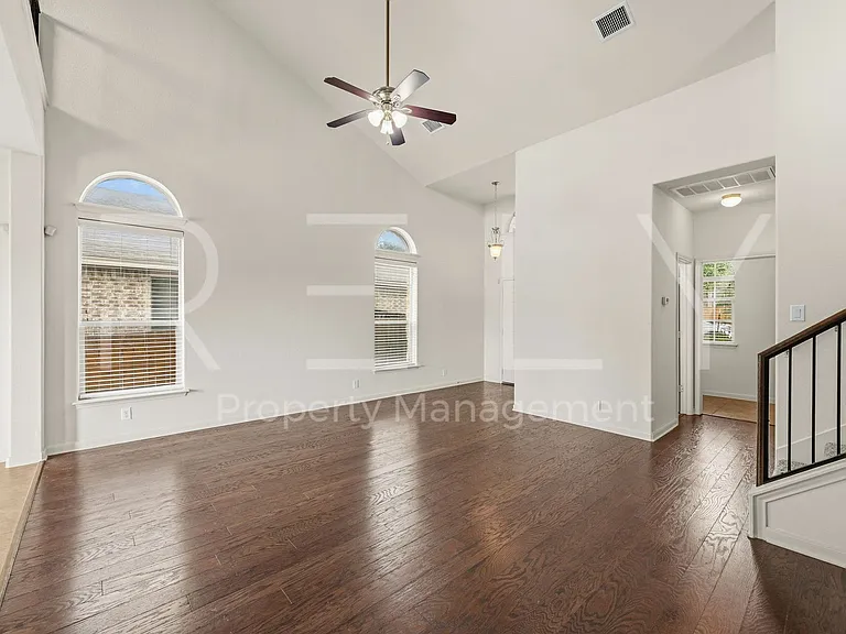 1405 Sunny Meadows Loop — Photo 6