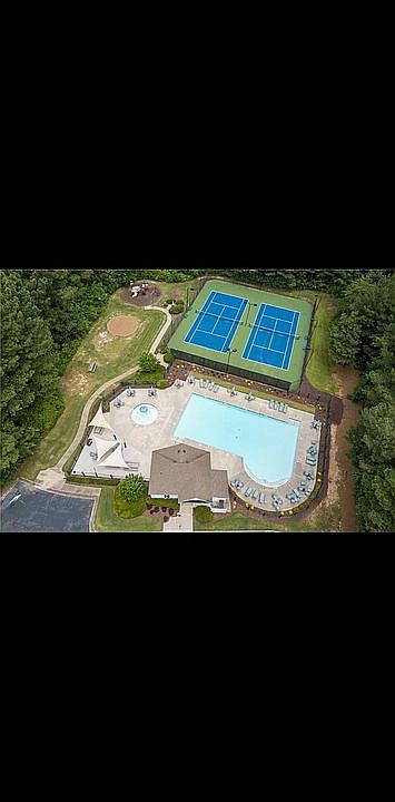 2nd image of 6945 Weybridge Dr