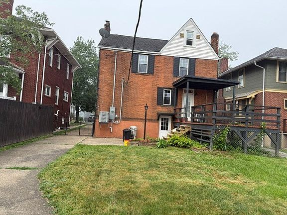4th image of 32 Haddale Avenue