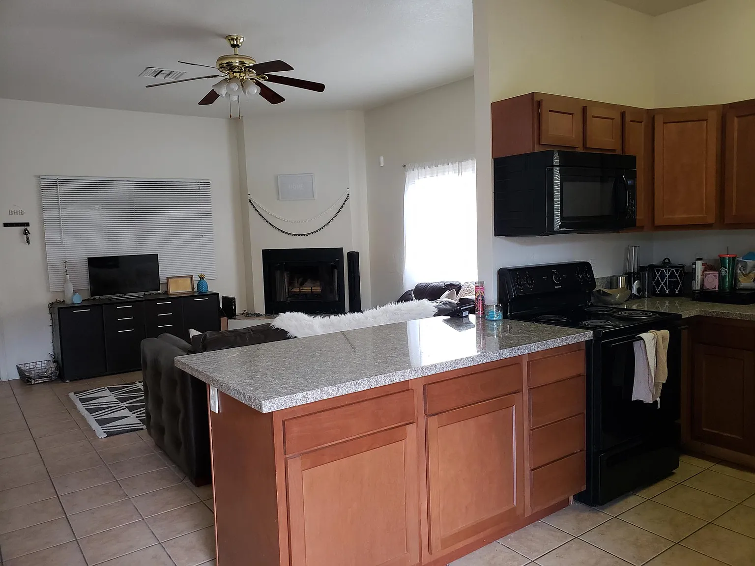 1409 E Lee St — Photo 4