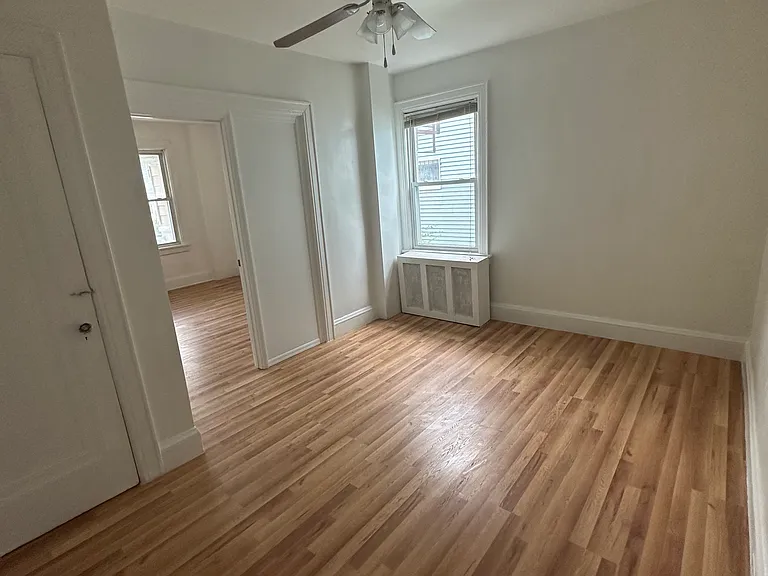 325 Hawthorne Ave #1 — Photo 5