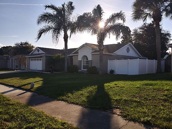 5th image of 14605 Pointe East Trl