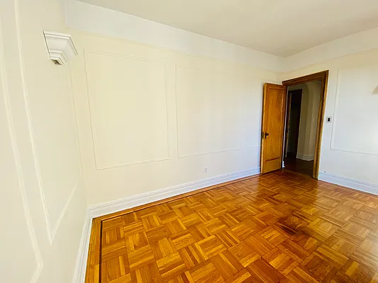 Rented by Compass | media 18