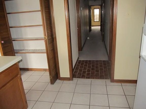 5th image of 8919 Hertford Pl W