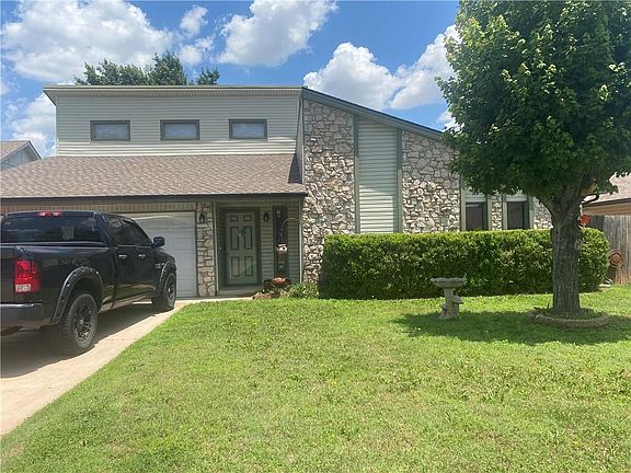 2nd image of 712 Westglen Dr