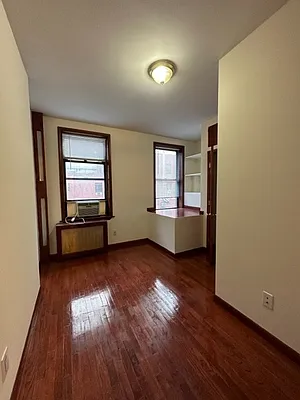 Rented by Batra Group Inc | media 4