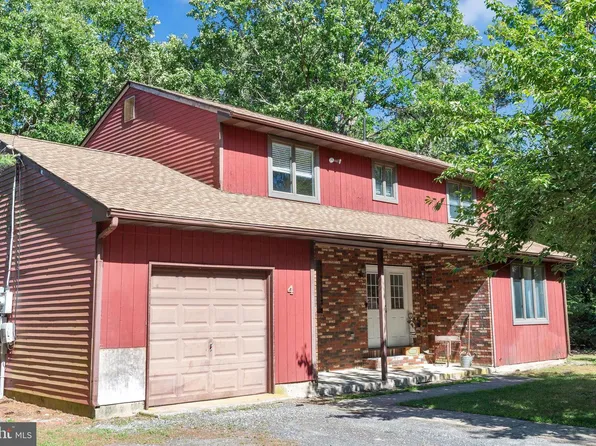 4 Canal St, Chatsworth, NJ 08019