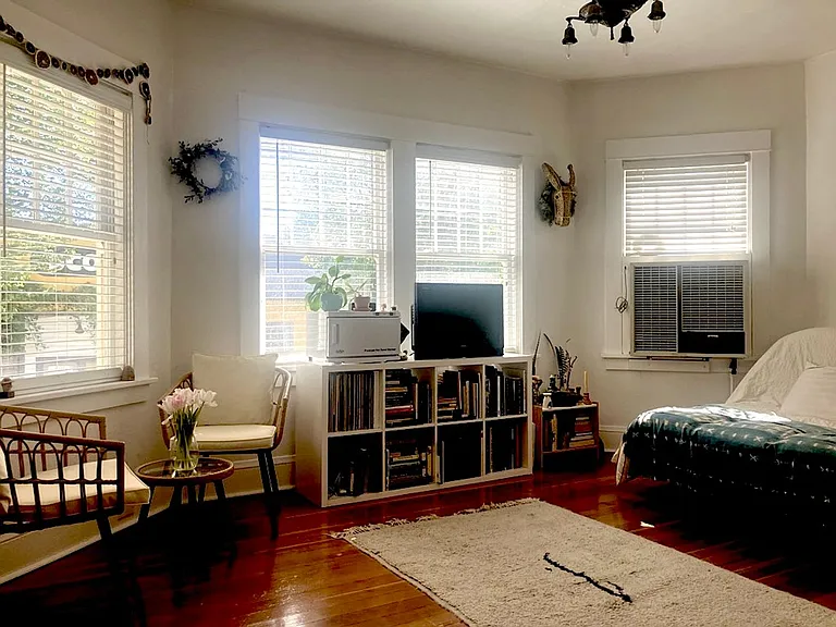 2129 SE 10th Ave — Photo 4