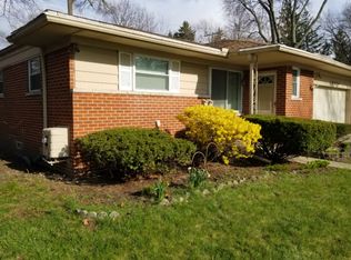 19075 Magnolia Pkwy, Southfield, MI 48075