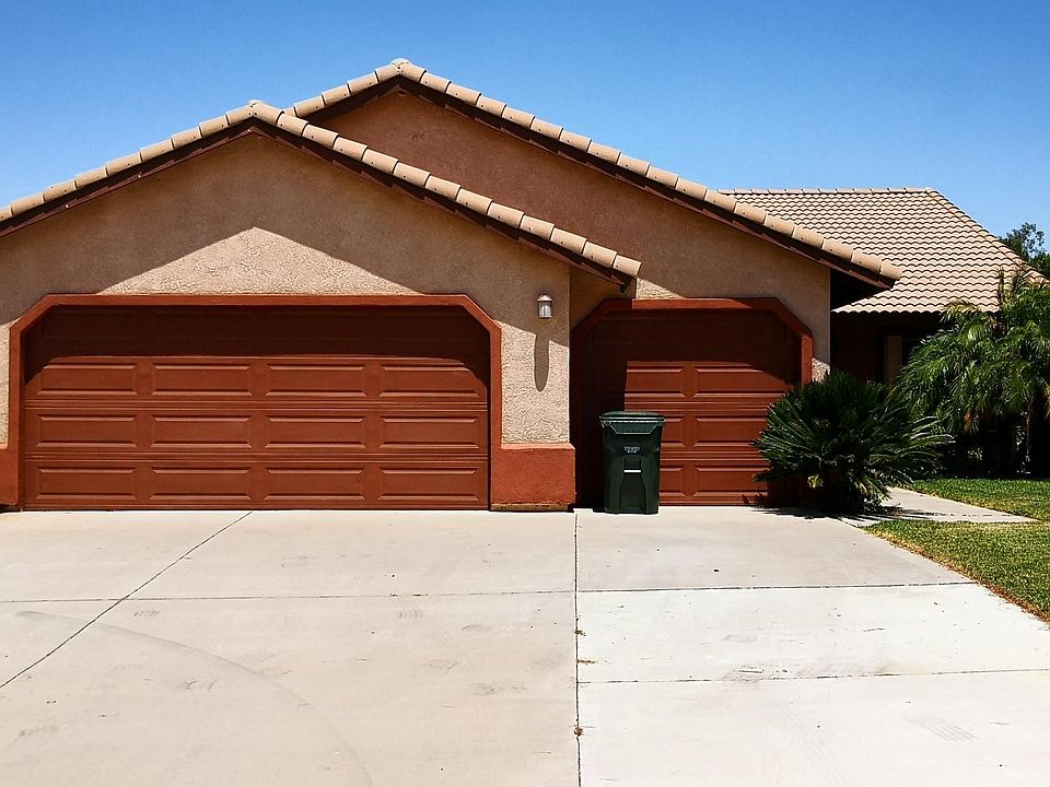 1st image of 15204 Macadamia Ct