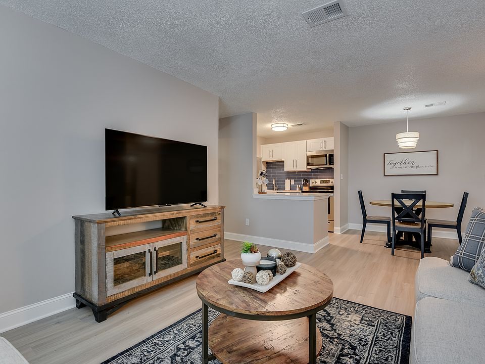 The Downtowner Apartments