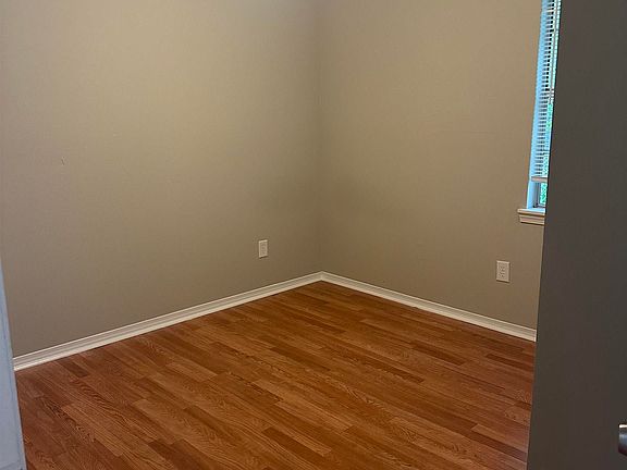 4th image of 7116 6th Ct S