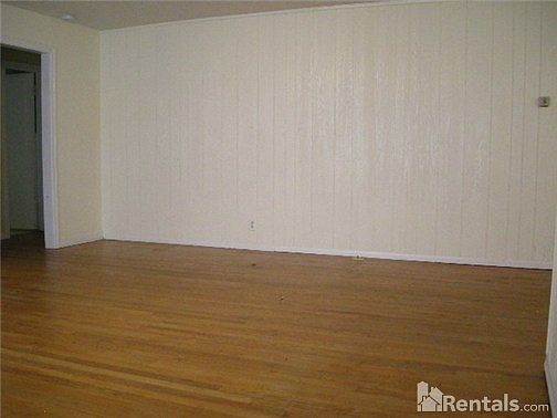 3rd image of 4705 N Rockwell Ave