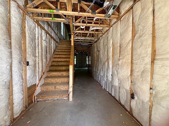 4th image of 342 Poppy Ct