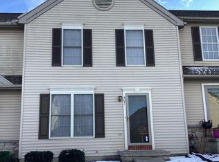 407 Banyan Circle Dr, Lancaster, PA 17603