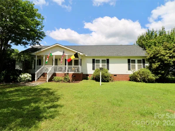 963 Bethel School Rd, Clover, SC 29710