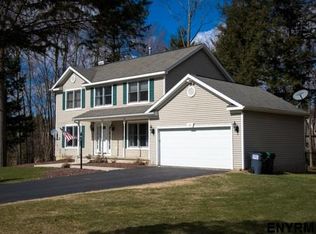 32 New Netherland Way, Halfmoon, NY 12065