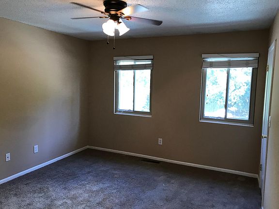 4th image of 811 Andrea Ln