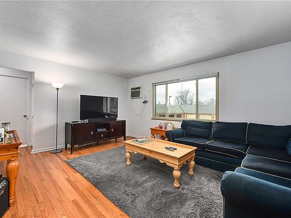 4th image of 6397 Kingsdale Blvd APT 10