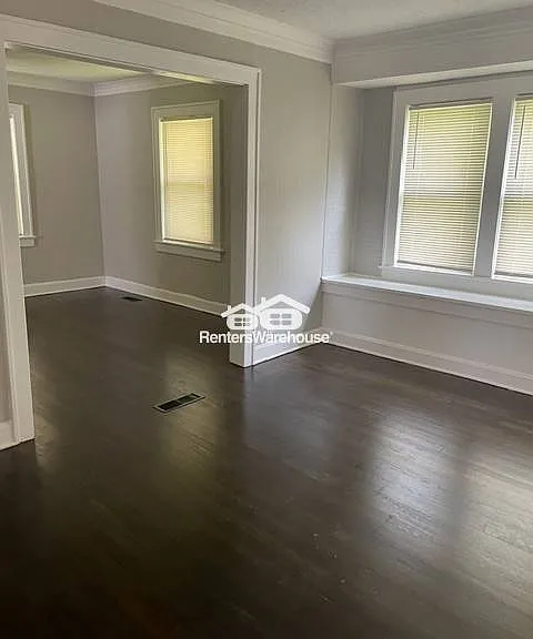 578 S Oxford Ave — Photo 1