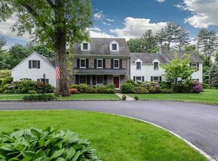 4 Ormond Park Rd, Glen Head, NY 11545