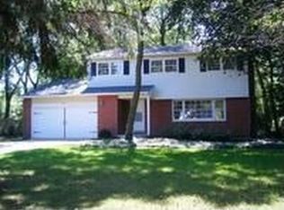 1500 E Thomas Rd, Wheaton, IL