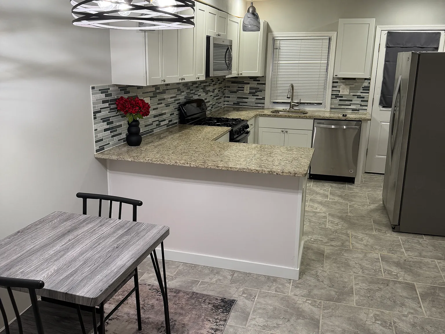2 bed, 1533 sqft, $3,250 — Photo 4