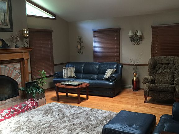 3rd image of 138 N Cadillac Dr