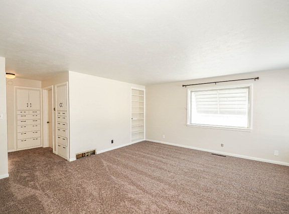 4th image of 269 W 18th St
