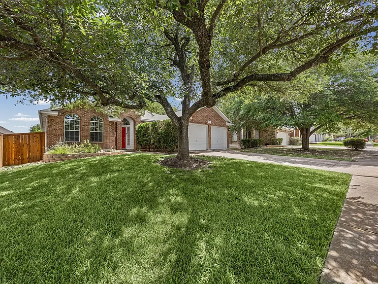 11304 Avering Ln — Photo 2