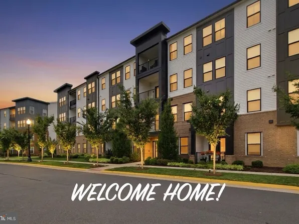23639 Golden Embers Sq Unit 302, Ashburn, VA 20148