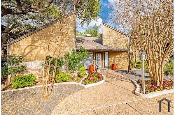 Building Photo - 7600 Wood Hollow Dr #103