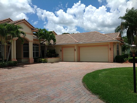 2nd image of 7408 Laurels Pl