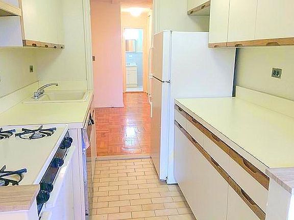 4th image of 2835 Webb Ave APT 7H