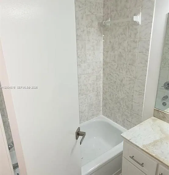 2750 NE 183rd St #2010 — Photo 3