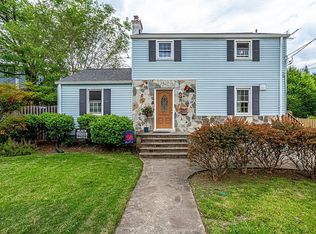 2109 S Dinwiddie St, Arlington, VA 22206