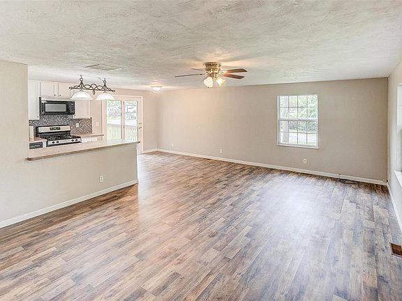 5th image of 2021 S 2nd St