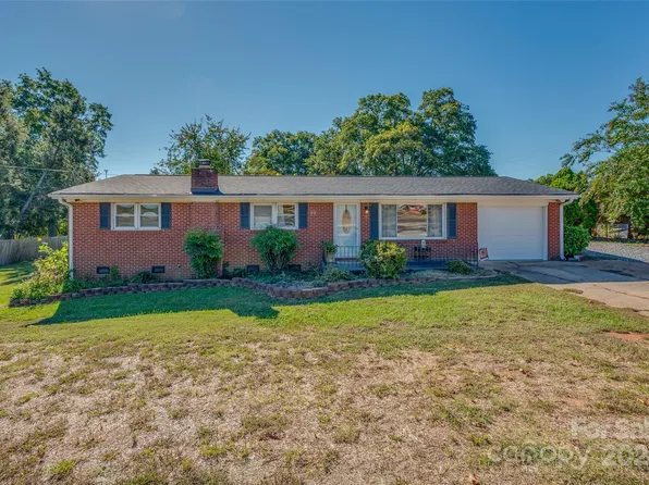 409 Oak St, Forest City, NC 28043